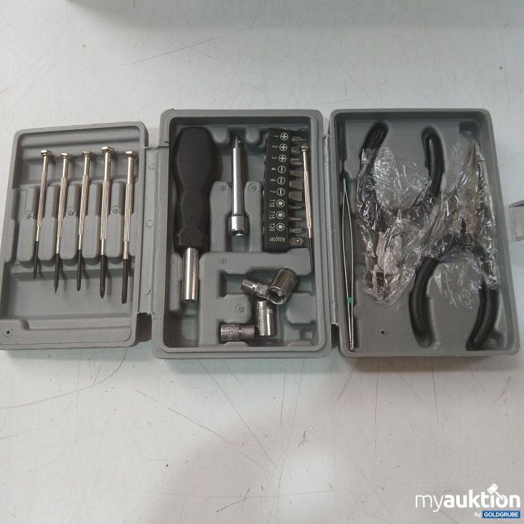 Artikel Nr. 995876 Artikel Nr. 995876: Tarik's Tool Box Holz ca 29x29x13cm + Tool Box mit Inhalt