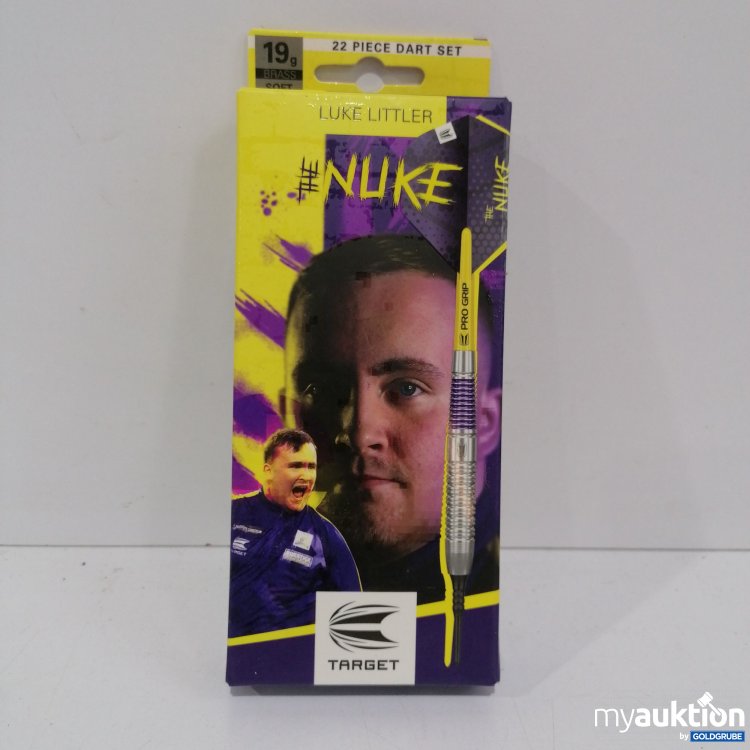 Artikel Nr. 438878 Artikel Nr. 438878: Target Luke Littler the Nuke 22 Piece Dart Set