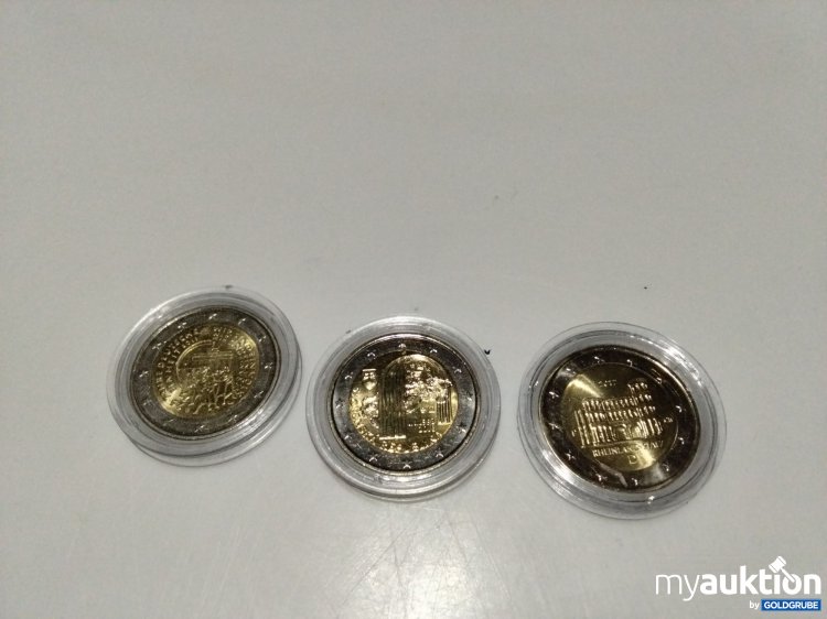 Artikel Nr. 393888: diverse 2 Euro Münzen mit Sammelhintergrund