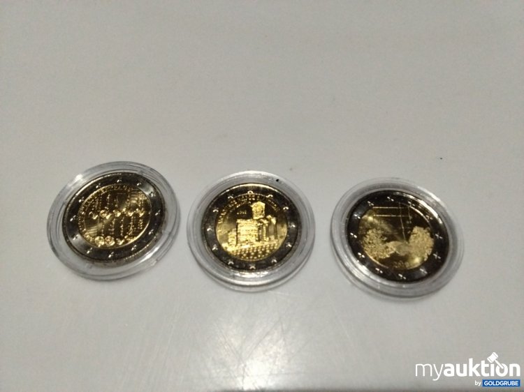 Artikel Nr. 393888: diverse 2 Euro Münzen mit Sammelhintergrund