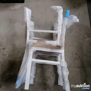 Auktion Stuhl aus Naturholz 
