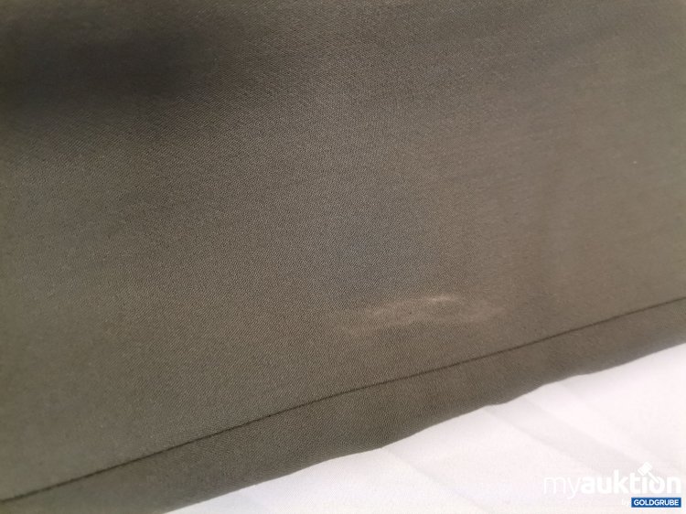 Artikel Nr. 880893 Artikel Nr. 880893: Zara Hose verschmutzt