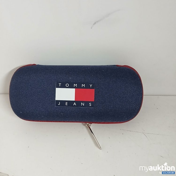 Artikel Nr. 824896 Artikel Nr. 824896: Tommy Jeans Modisches Brillenetui mit Sonnenbrille