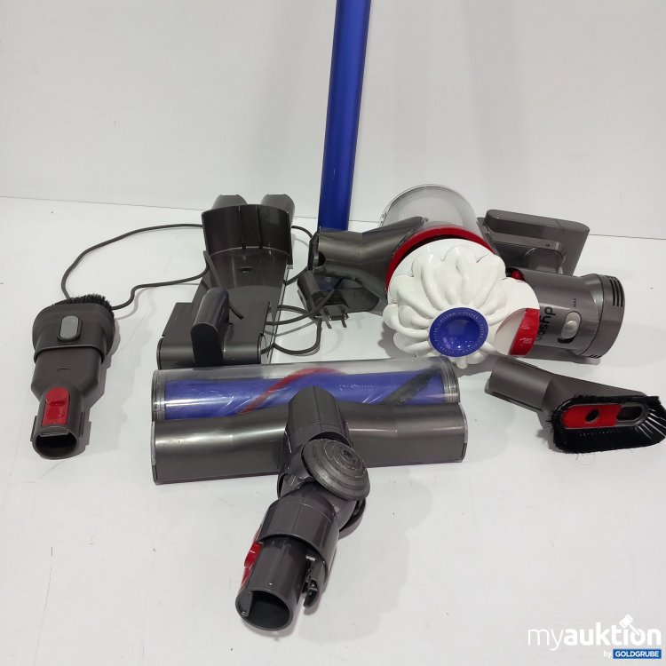 Artikel Nr. 814899 Artikel Nr. 814899: Dyson V7 Fluffy mit Zubehör