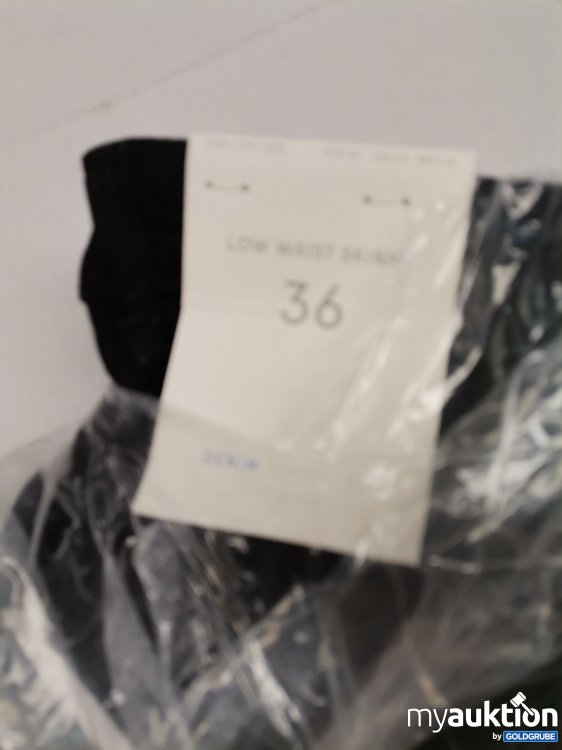 Artikel Nr. 863901: Bershka Jeans 