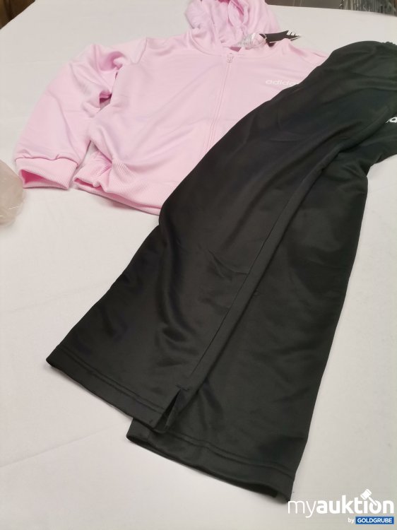 Artikel Nr. 864901: Adidas Freitzeitanzug 