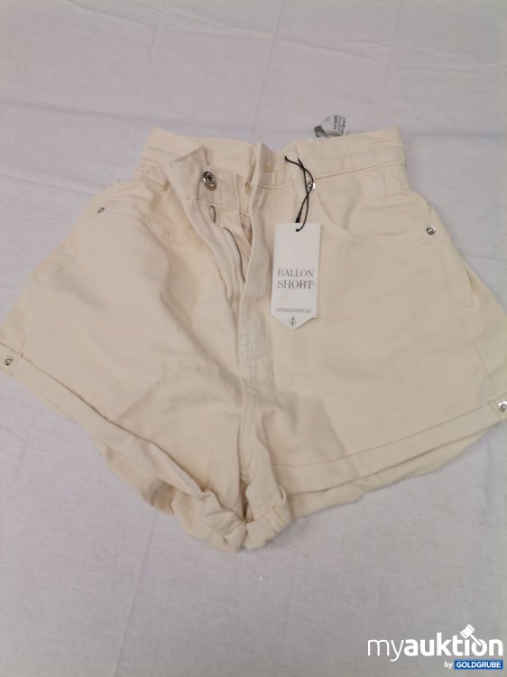Artikel Nr. 696904 Artikel Nr. 696904: Stradivarius Shorts Jeans