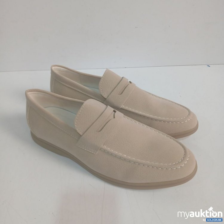 Artikel Nr. 930904 Artikel Nr. 930904: Beige Slipper aus weichem Material. Größe: 43