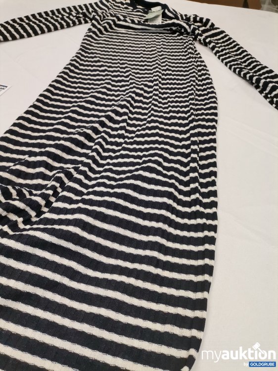 Artikel Nr. 823911 Artikel Nr. 823911: H&M Strickkleid