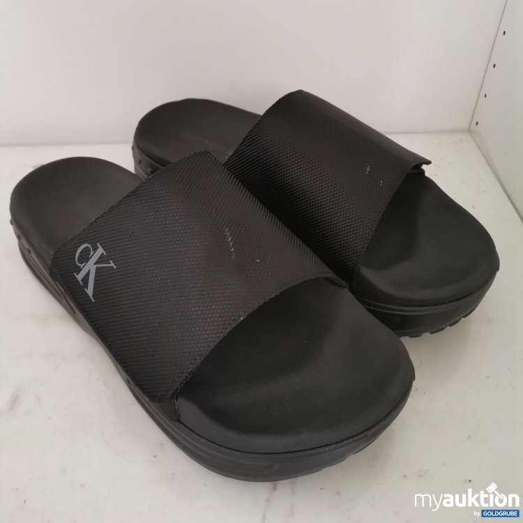 Artikel Nr. 817915 Artikel Nr. 817915: Calvin Klein Badeschuhe verschmutzt