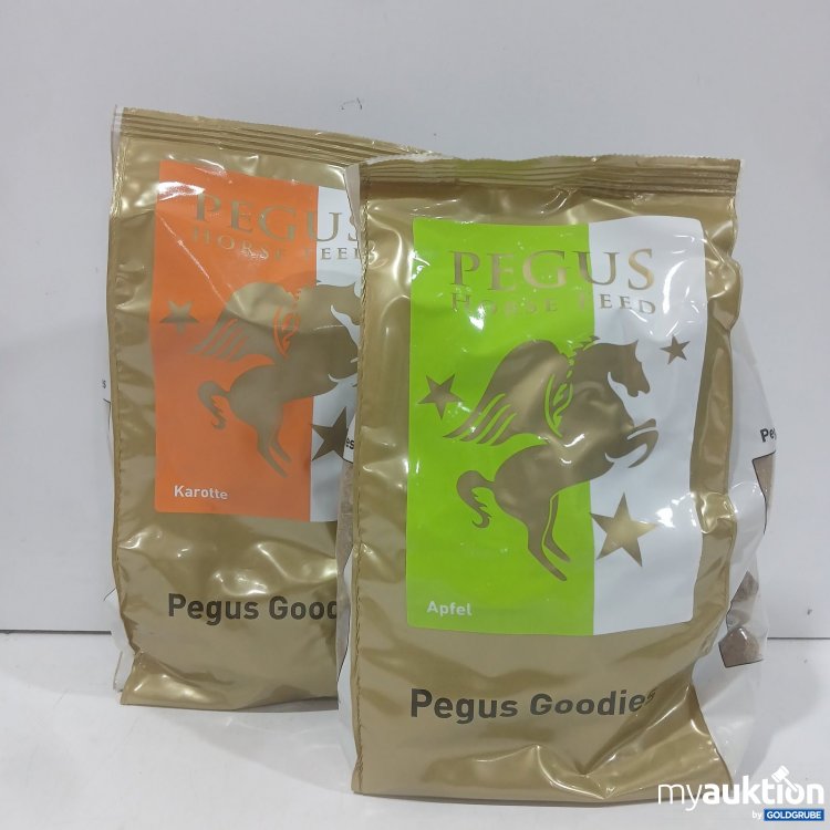 Artikel Nr. 471919 Artikel Nr. 471919: Pegus Horse Feed Goodies 1 kg Karotte + 1 kg Apfel