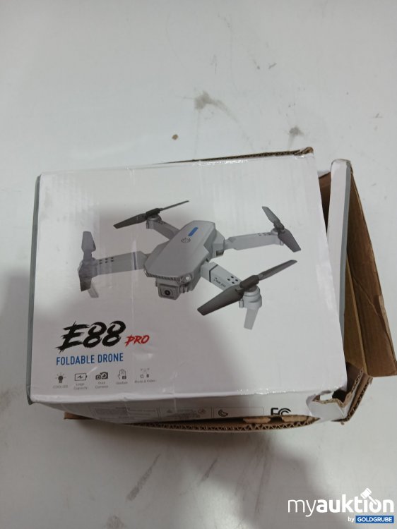 Artikel Nr. 843919 Artikel Nr. 843919: E88 pro Foldable drone