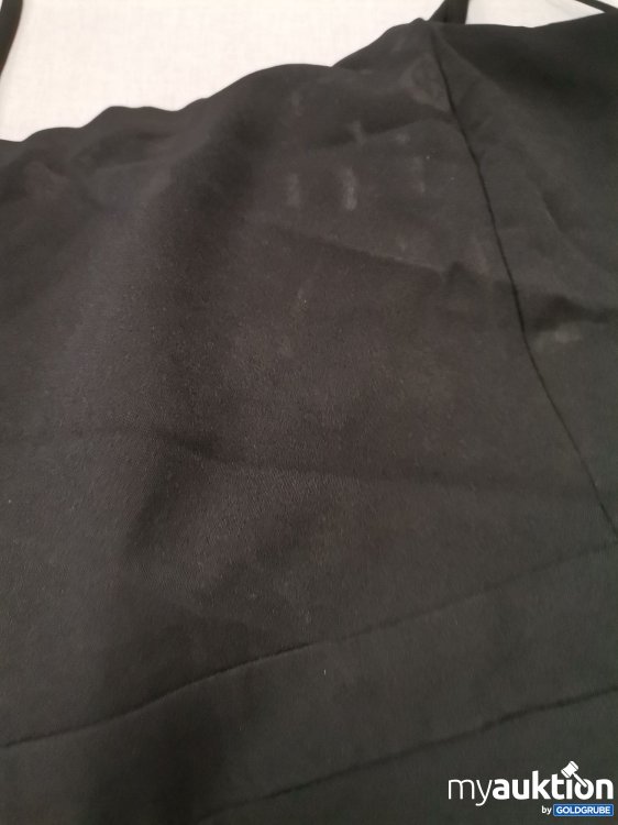 Artikel Nr. 728922 Artikel Nr. 728922: Trendyol Abendkleid leicht verschmutzt