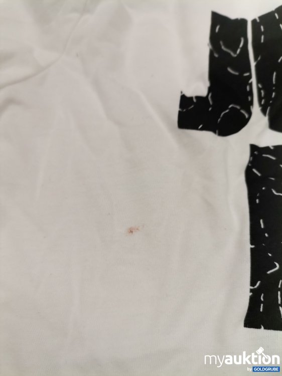 Artikel Nr. 775923 Artikel Nr. 775923: Nike Shirt verschmutzt