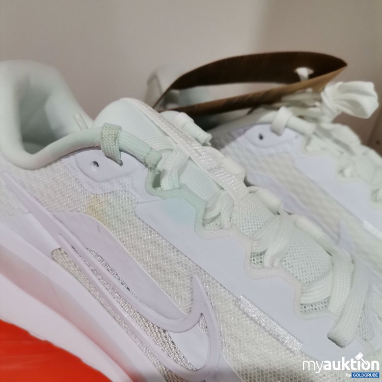 Artikel Nr. 806926 Artikel Nr. 806926: Nike downshifter 13 verschmutzt