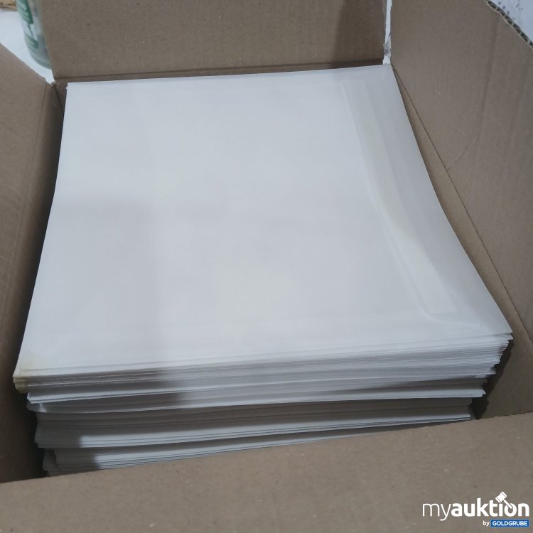 Artikel Nr. 524927 Artikel Nr. 524927: Papierumschläge 22 x 22 cm halbdurchsichtig (ganzer Karton, genaue Stückzahl nicht ersichtlich)