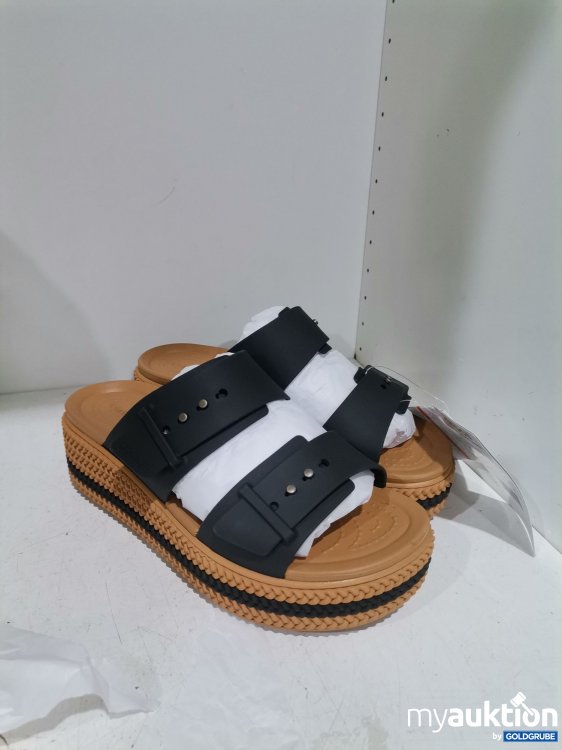 Artikel Nr. 877931 Artikel Nr. 877931: Crocs Brooklyn woven buckle
