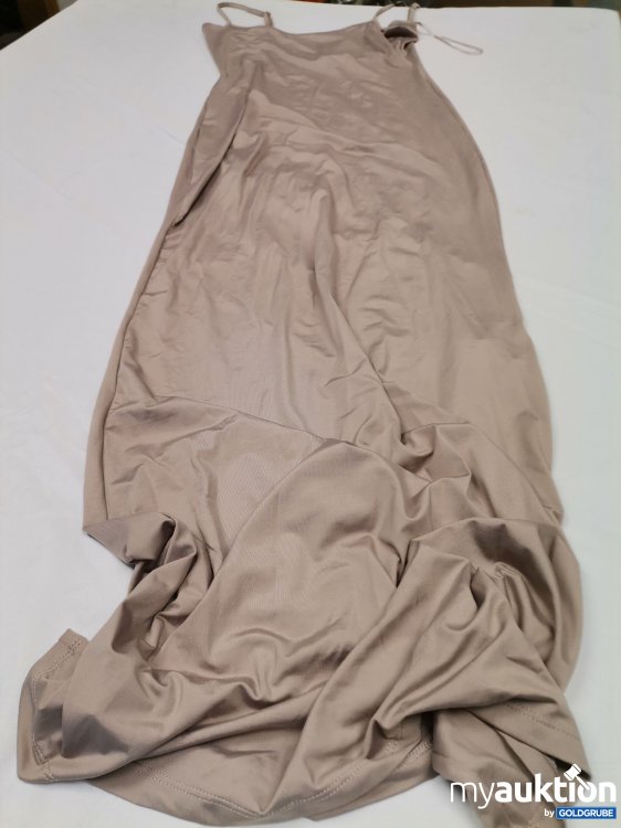 Artikel Nr. 823940: Bershka Trägerkleid 