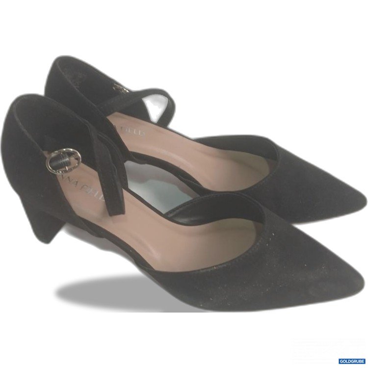 Artikel Nr. 930944 Artikel Nr. 930944: Anna Field Schwarze Pumps mit spitzem Schuhdesign und Riemchen
Gr 37