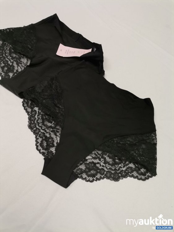 Artikel Nr. 823957 Artikel Nr. 823957: H&M Light shape