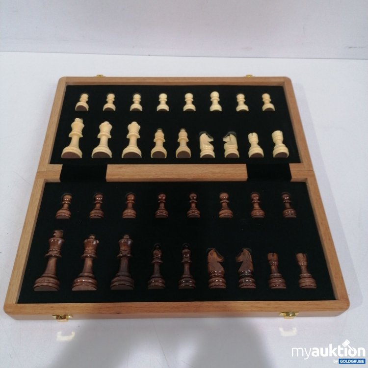 Artikel Nr. 834957: Schachbrett Koffer aus Holz mit Holzspielfiguren