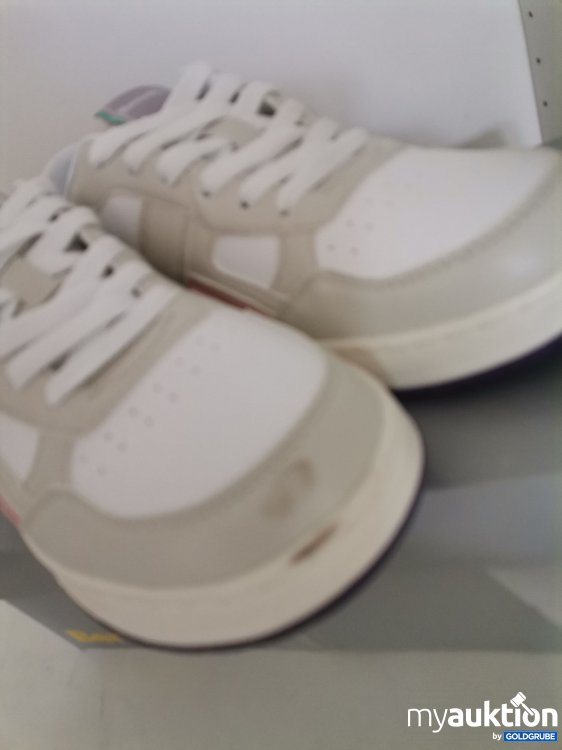 Artikel Nr. 826959: Bench Sneaker verschmutzt 
