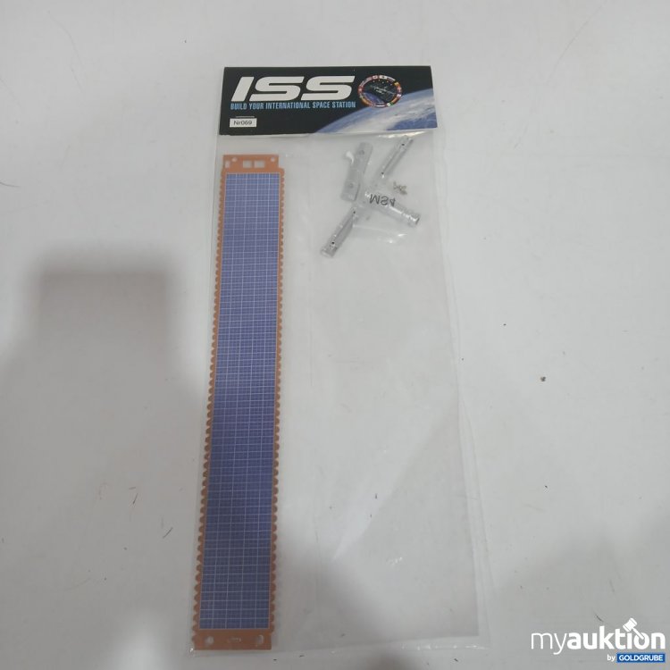Artikel Nr. 963973 Artikel Nr. 963973: ISS Solar Panel Model Kit Nr069