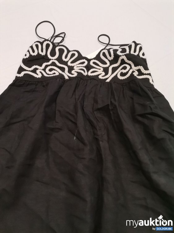 Artikel Nr. 837977: Oysho Kleid verschmutzt Leinen