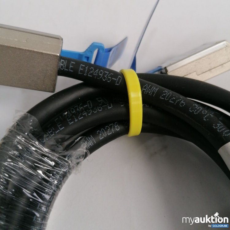 Artikel Nr. 856980 Artikel Nr. 856980: SAS-Kabel (Serial Attached SCSI) E124936-D