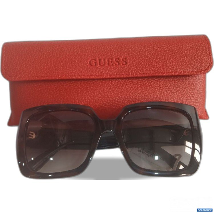 Artikel Nr. 918980: GUESS Sonnenbrille mit Etui