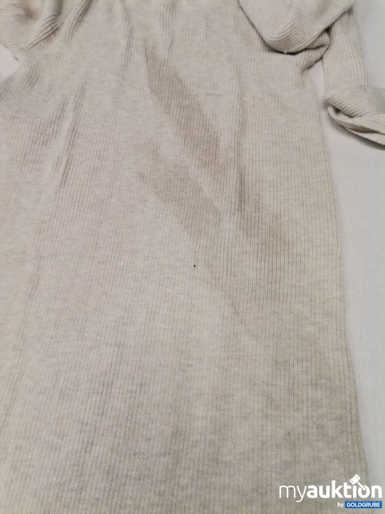 Artikel Nr. 726995 Artikel Nr. 726995: H&M, Strickkleid verschmutzt