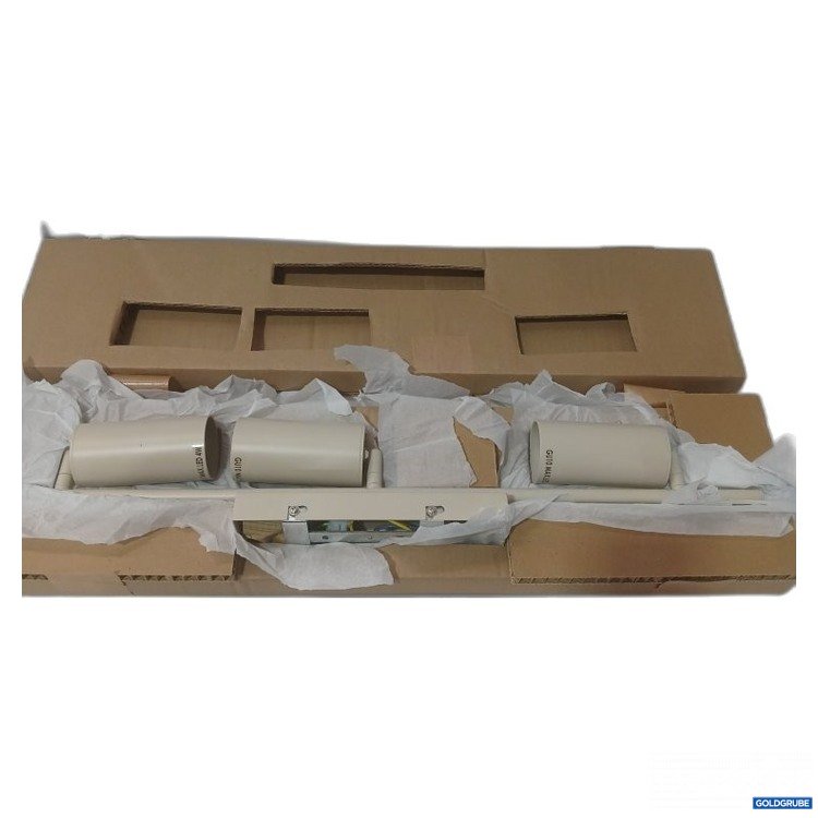 Artikel Nr. 467997 Artikel Nr. 467997: Deckenstrahler 3-flammig beige